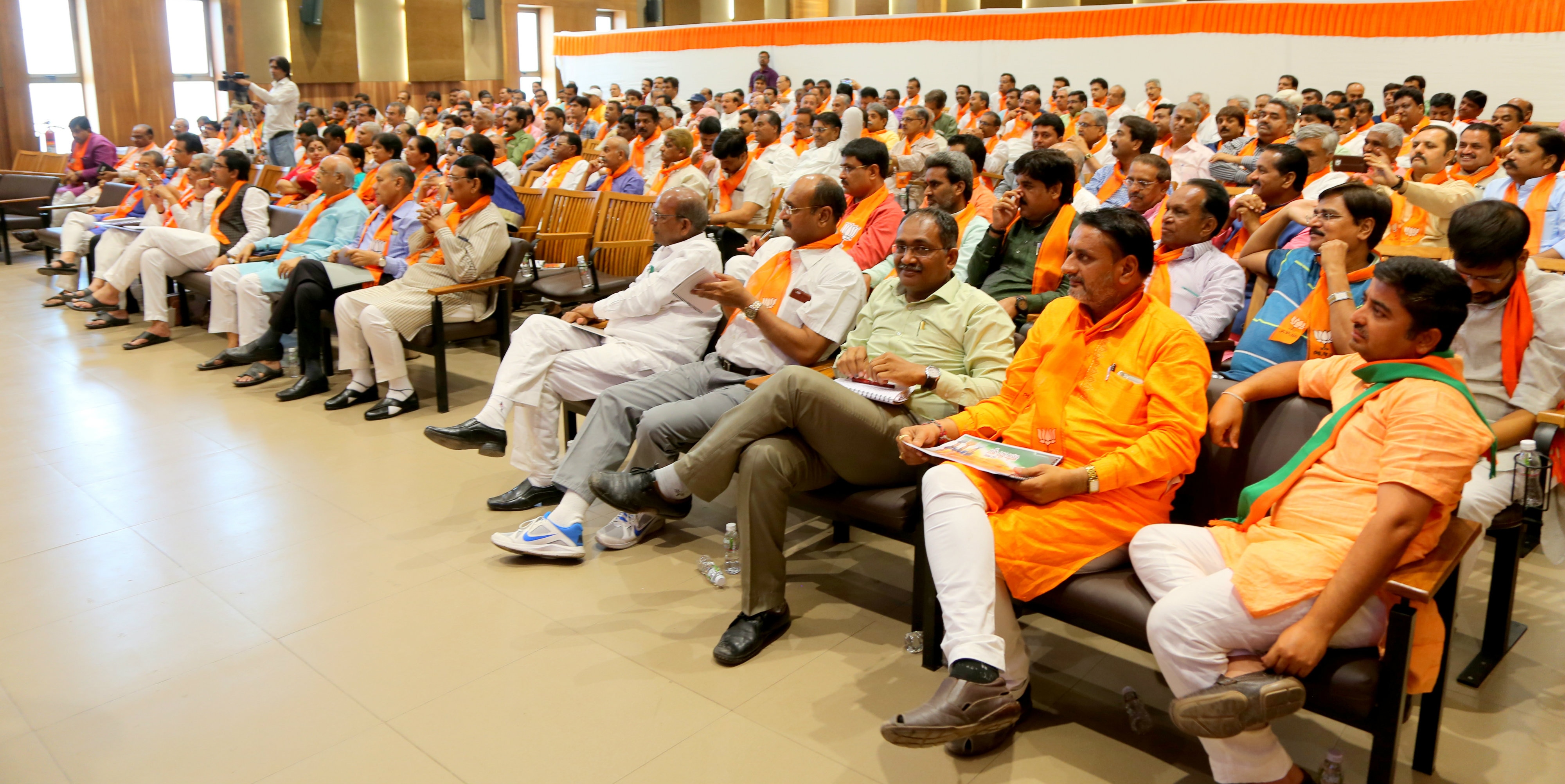 Photo : BJP National President, Shri Amit Shah addressing Gujarat BJP State Office Bearers Meeting at State BJP Office, Kamalam, Koba, Gandhi Nagar (Gujarat)