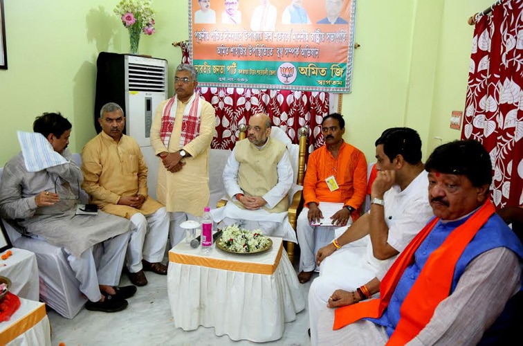 Photo : BJP National President, Shri Amit Shah addressing Booth Karyakartas Meeting at North Suburban District (Rajarhat New Town Assembly Booth No.231), Kolkata. (West Bengal).