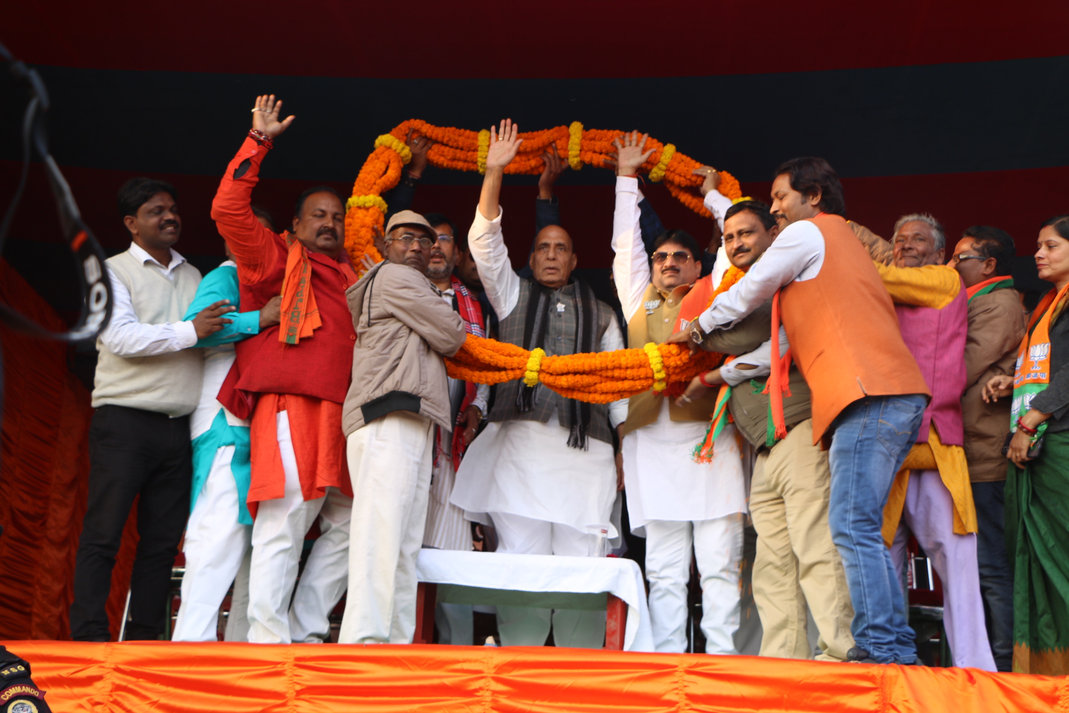 Photographs : Hon'ble Raksha Mantri Shri Rajnath Singh addressing a public meeting in Sahebganj (Jharkhand).