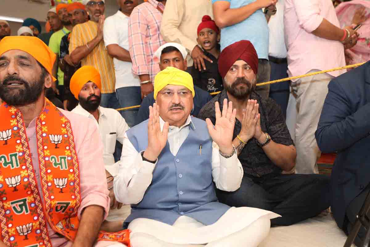 Hon'ble BJP National President Shri J.P. Nadda offered prayers at Gurudwara Sri Dasmesh Darbar, Thane West (Maharashtra)