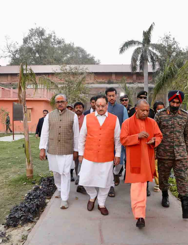 Hon'ble BJP National President Shri J.P. Nadda offered prayers at Sri Akshaya Vat Temple in Prayagraj (U.P.)