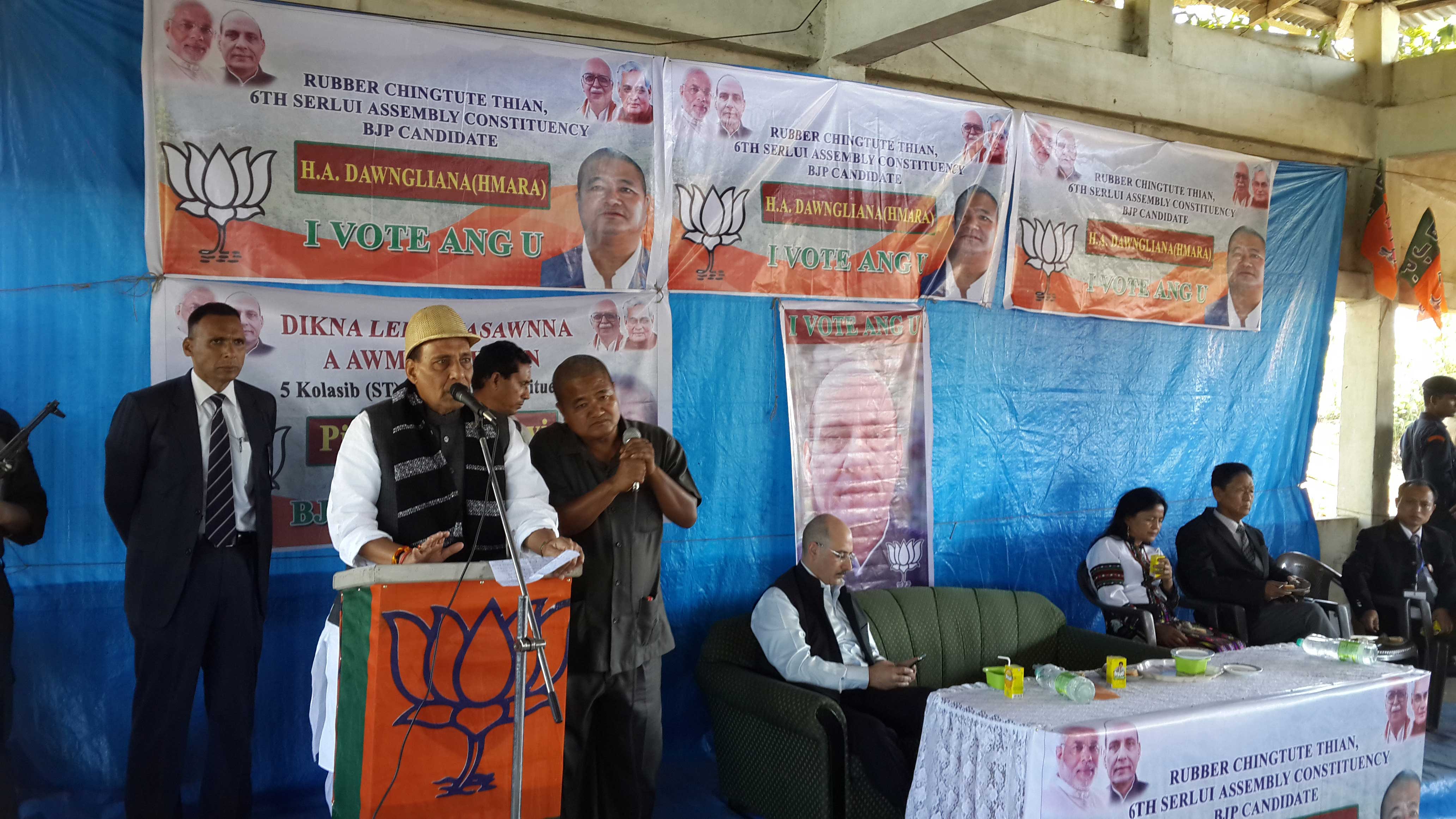 BJP President, Shri Rajnath Singh addressing a public meeting at Vairengte Distt.- Kolasib, Mizoram on November 23, 2013