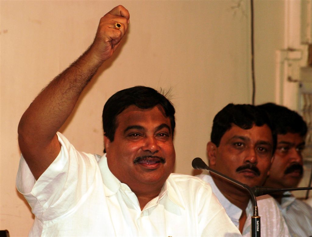 BJP National President, Shri Nitin Gadkariji addressing a press conference in Kolkata on April 1, 2010