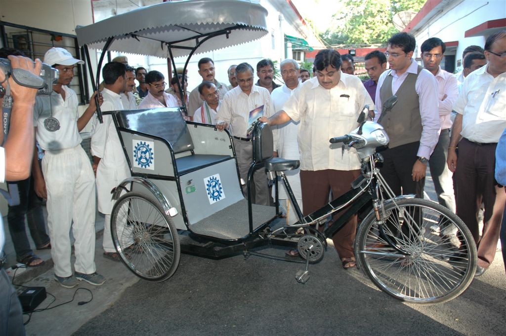 Bjp National President, Sh Nitin Gadkari At The Demonstration Of Solar 