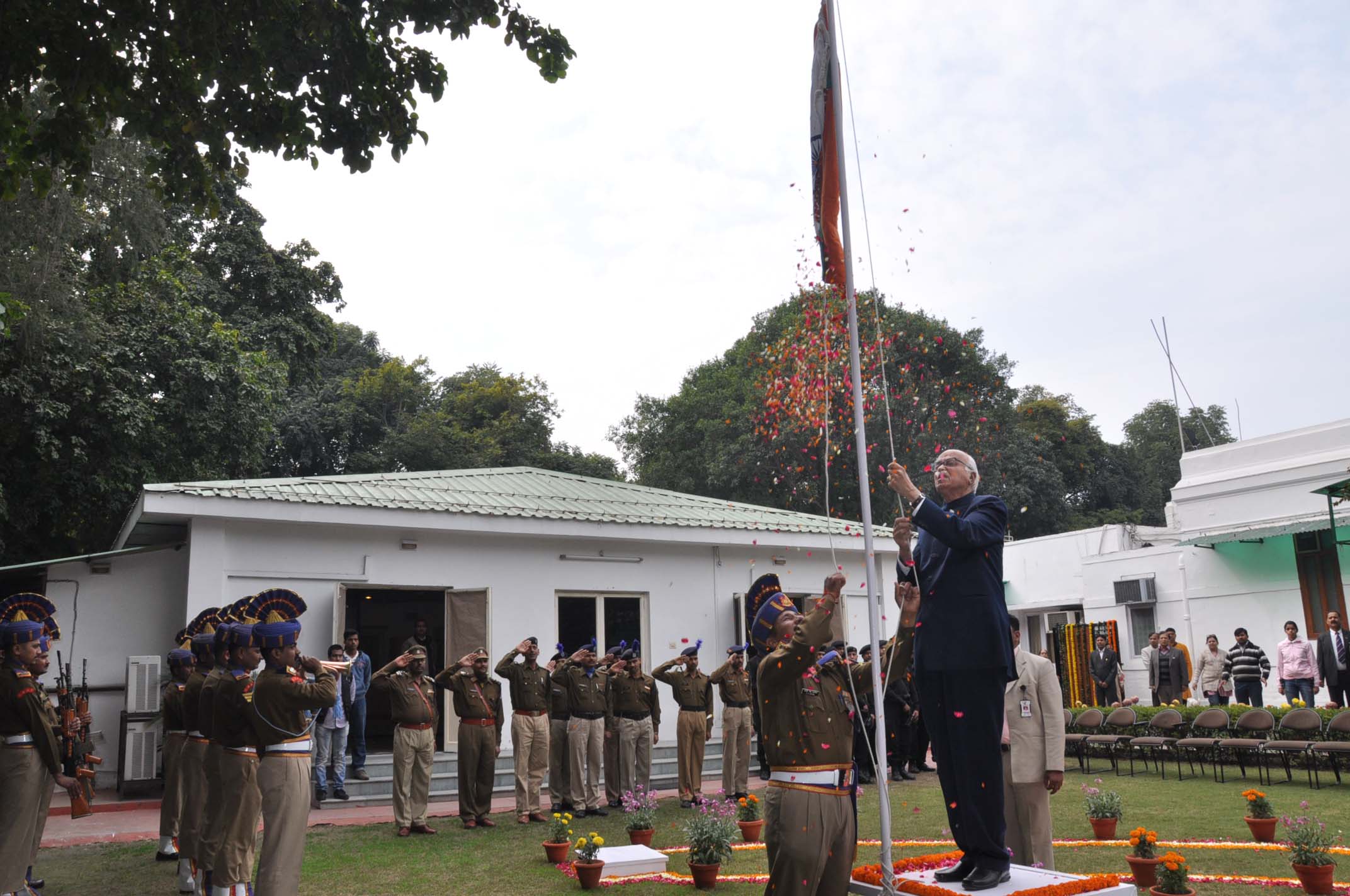 Shri L.K. Advaniji hoisting the National Flag on the occasion of 63rd ...