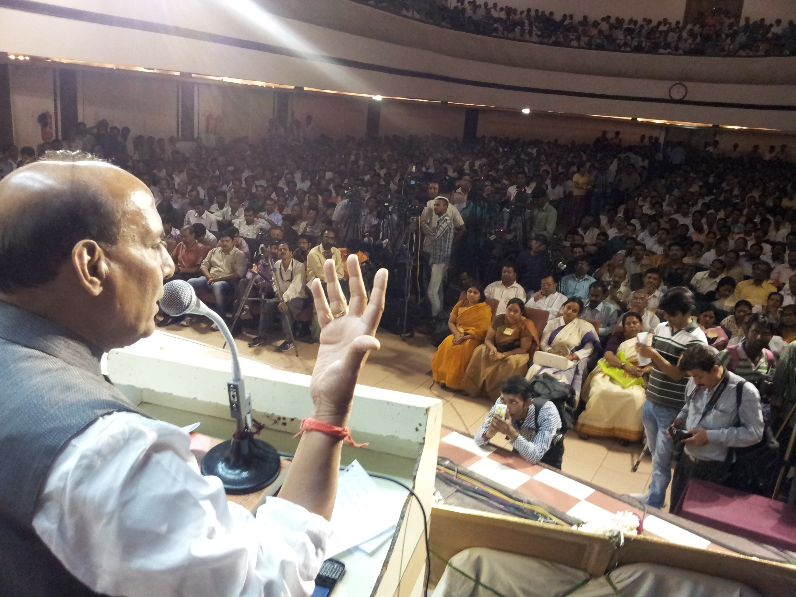 BJP National President, Shri Rajnath Singh addressing a Panchayat Sammelan at Kolkata on March 11, 2013