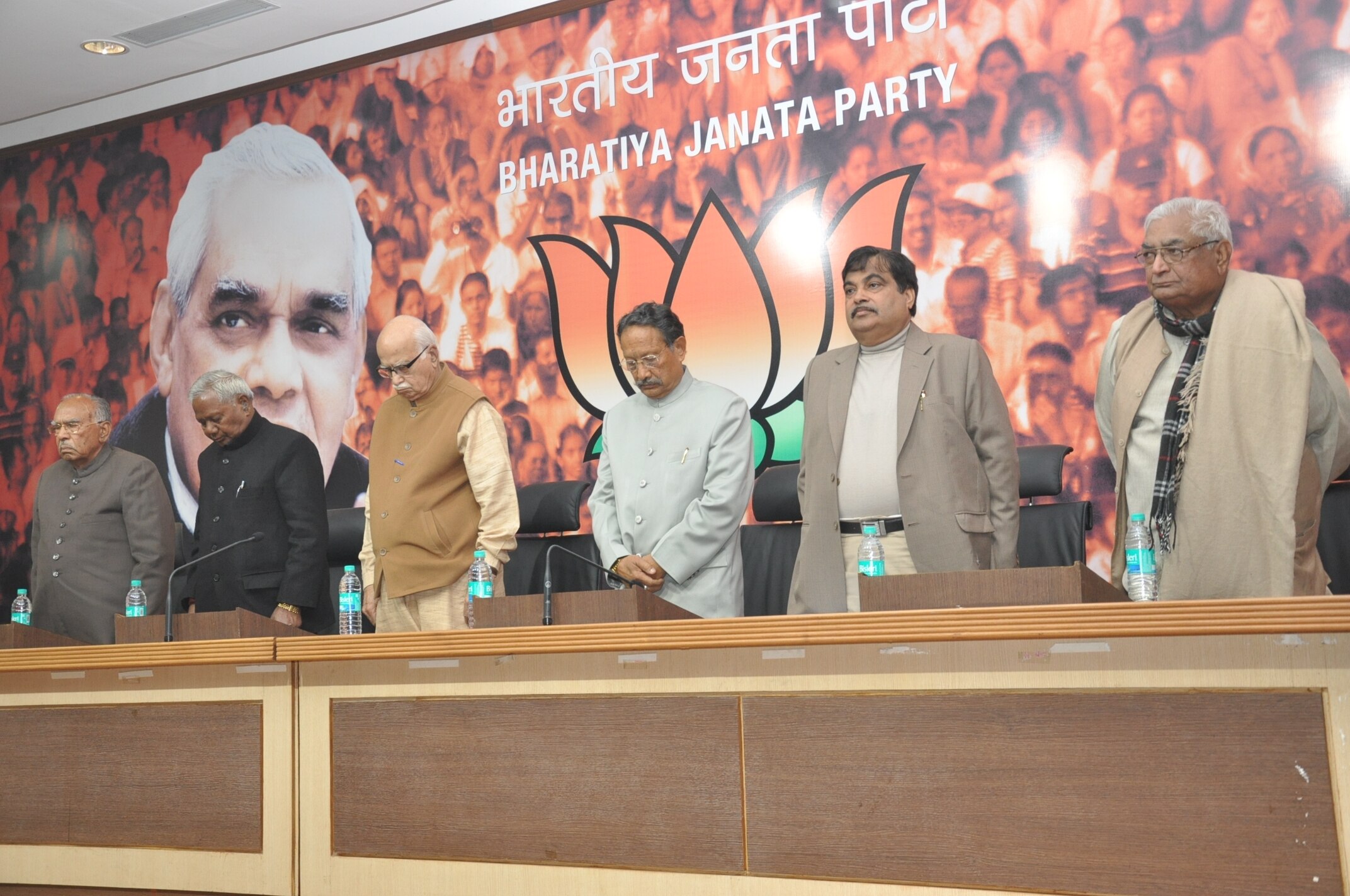 Shri L.K. Advaniji, Shri Nitin Gadkariji and other BJP senior leaders ...