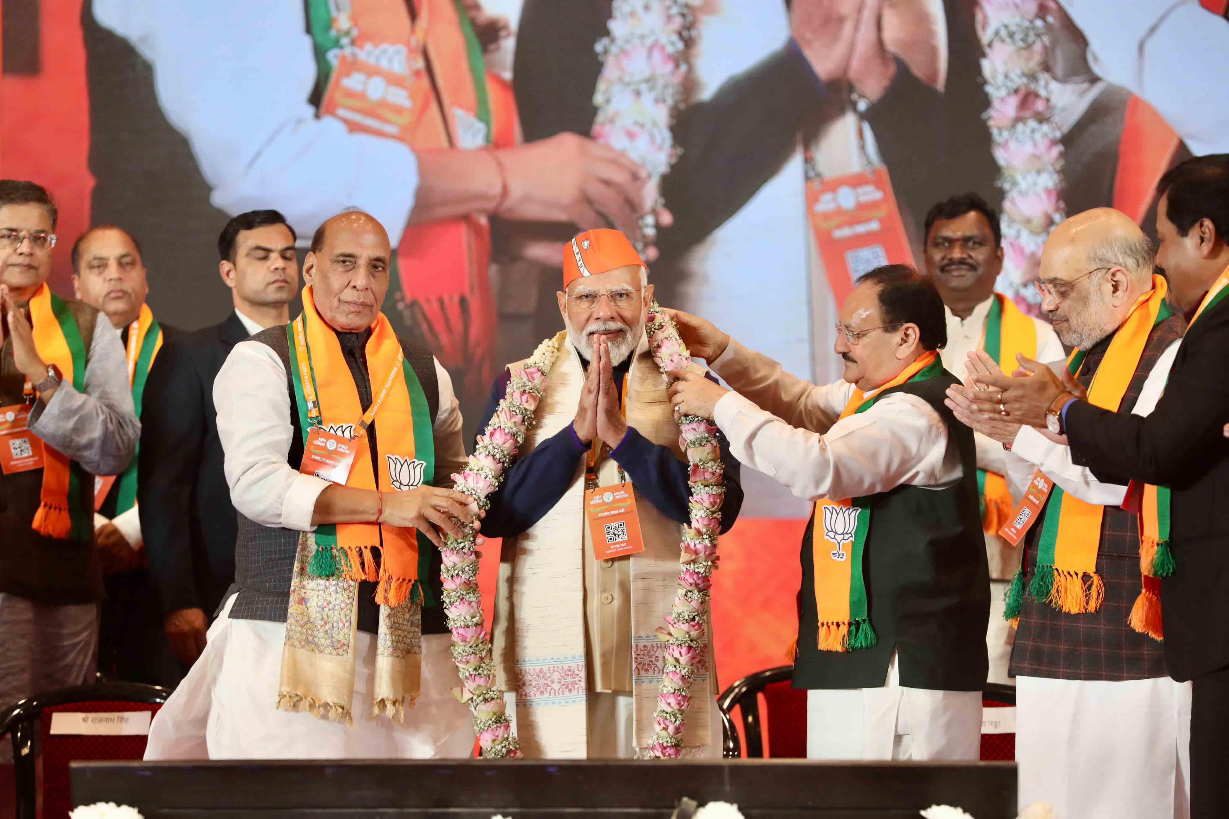 Grand welcome of Hon'ble Prime Minister Shri Narendra Modi ji in BJP ...