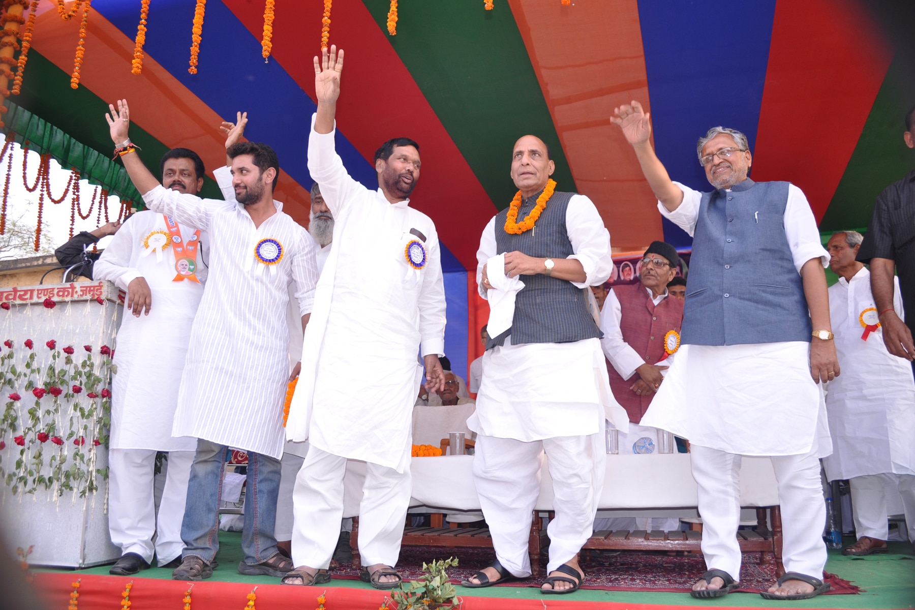 BJP National President, Shri Rajnath Singh addressing public meeting along with Shri Sushil Kumar Modi and Shri Ram Vilas Paswan at Jamui (Bihar) on April 3, 2014 