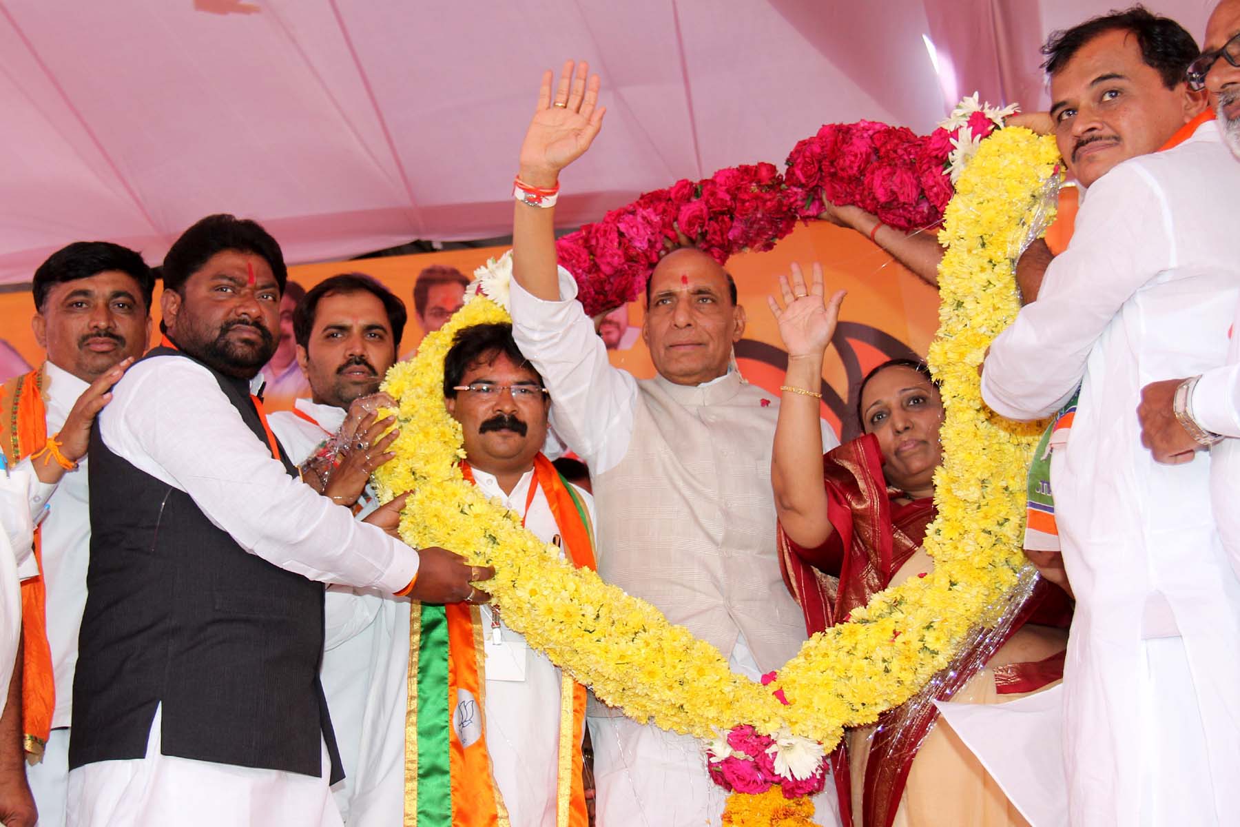 BJP National President Shri Rajnath Singh addressing public meeting at Latur (Maharashtra) on April 8, 2014