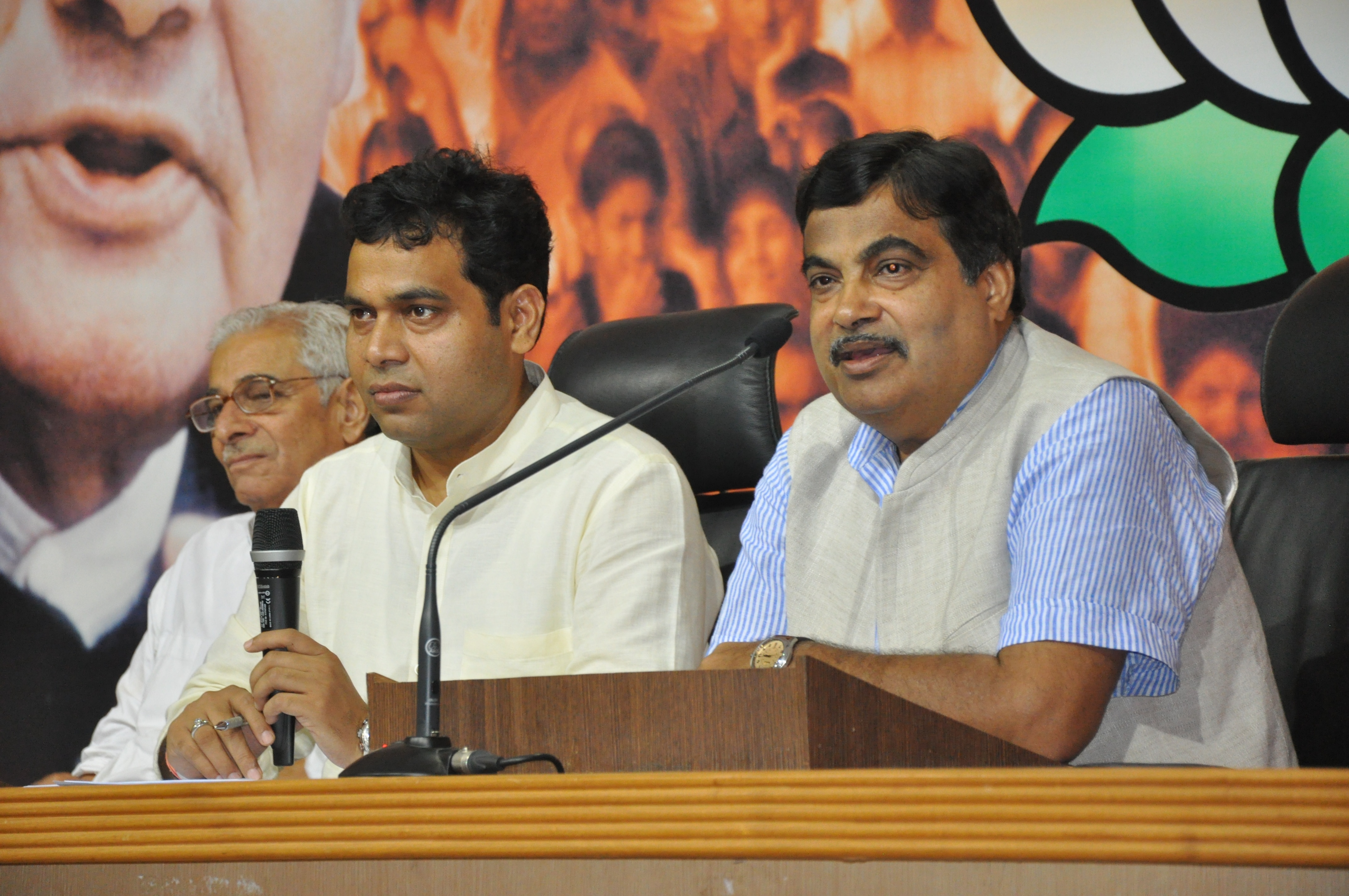 BJP President, Shri Nitin Gadkari addressing press conference at 11 ...