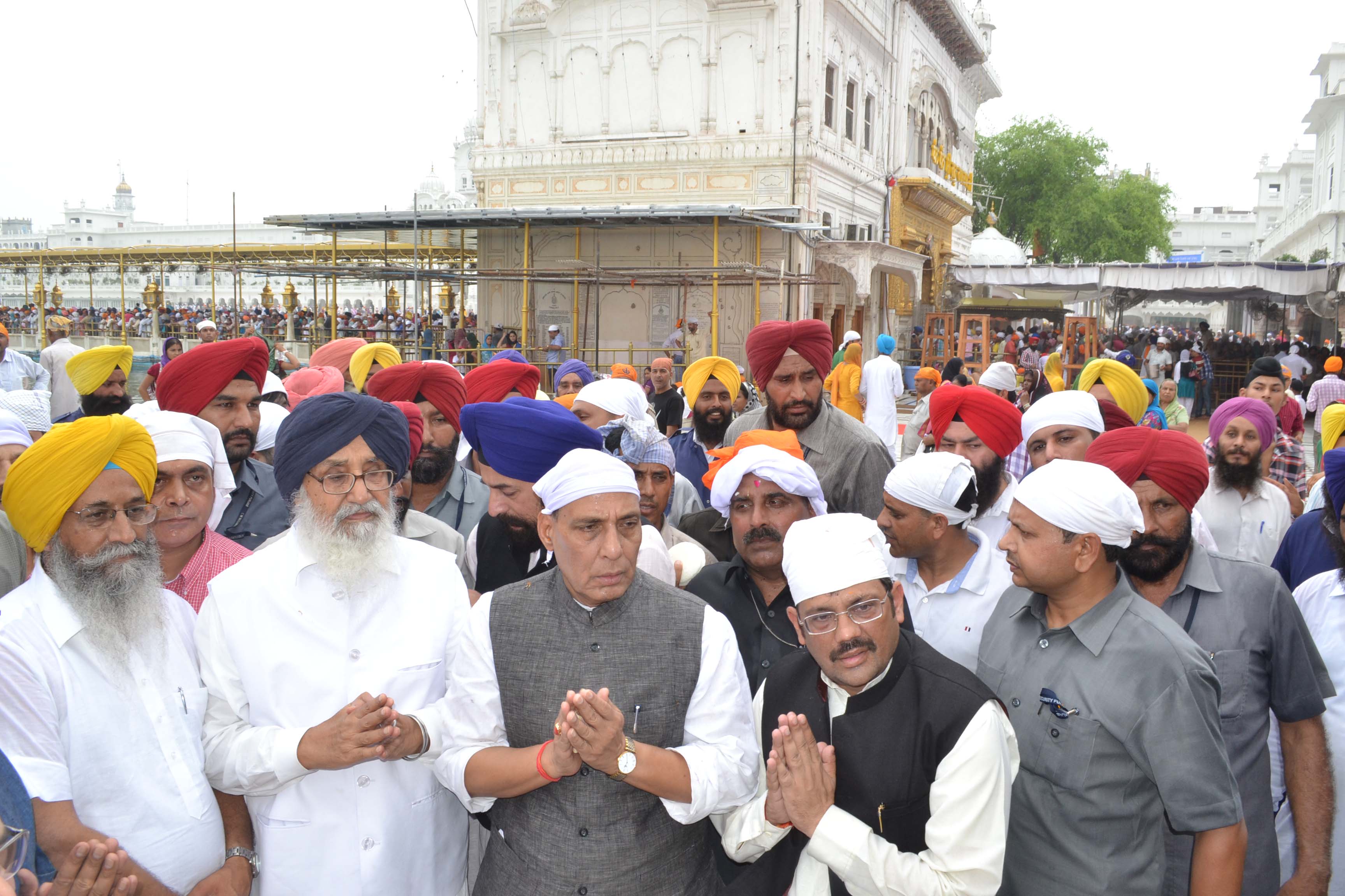 BJP National President, Shri Rajnath Singh along with Punjab Chief Minister Shri Prakash Singh Badal during his visit to Golden Temple, Amritsar (Punjab) on July 07, 2013