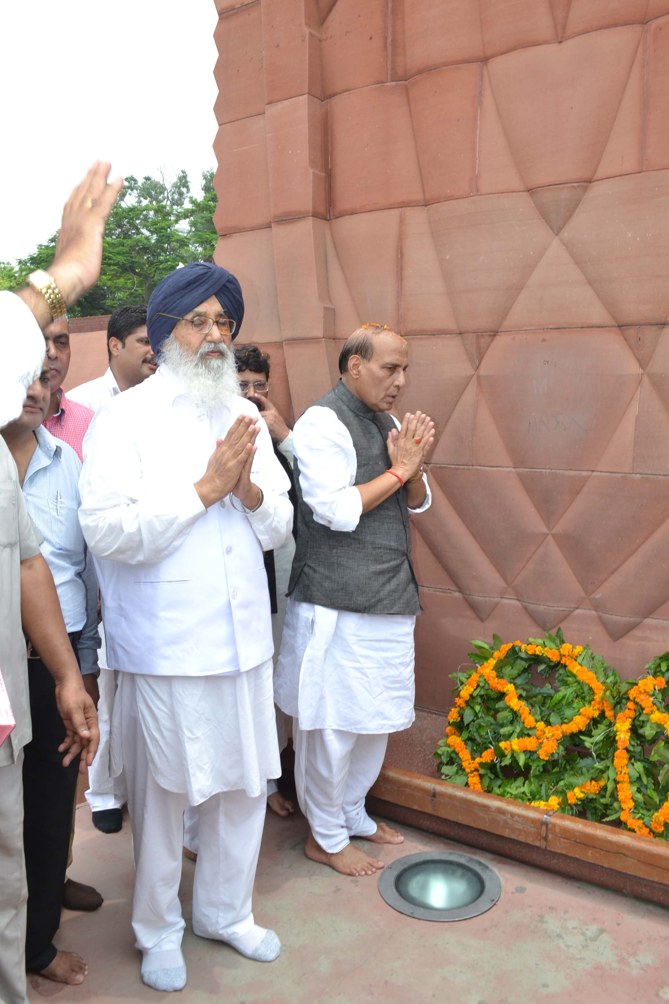 BJP National President, Shri Rajnath Singh along with Punjab Chief Minister Shri Prakash Singh Badal during his visit to Golden Temple, Amritsar (Punjab) on July 07, 2013