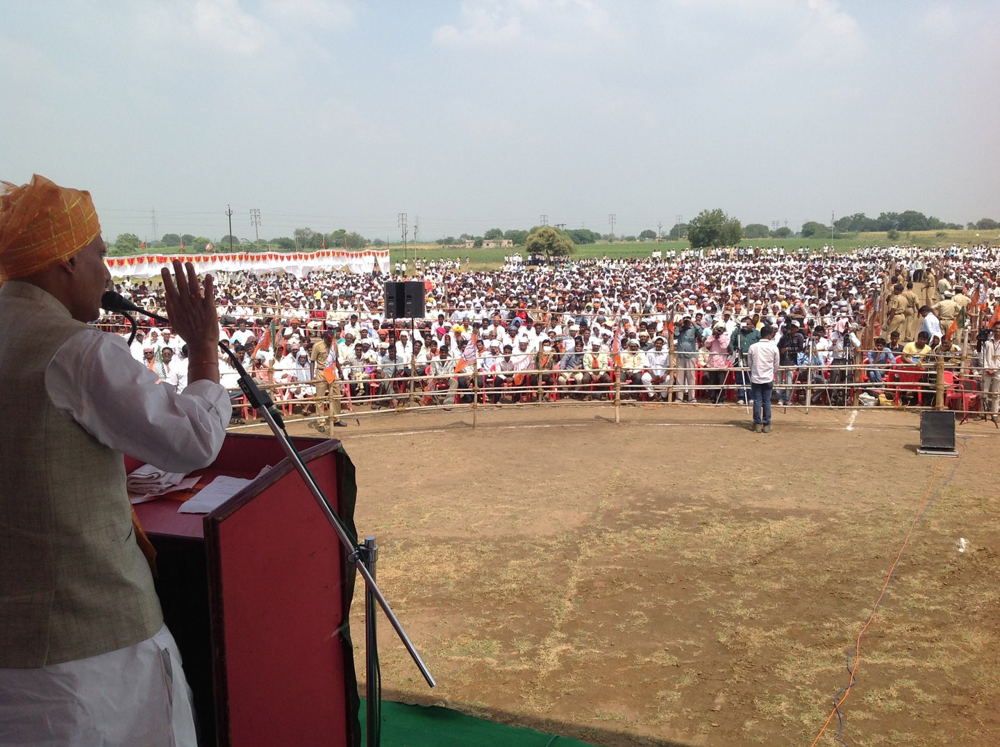 Minister of Home Affairs, Shri Rajnath Singh addressing a Election Rally in  Mandrup Village, Solapur (Maharashtra) on October 9, 2014