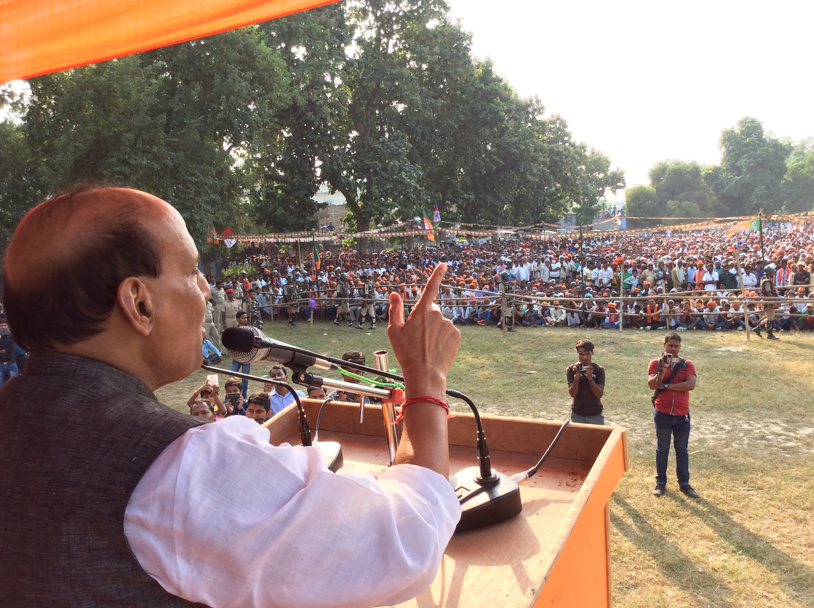 Minister of Home Affairs, Shri Rajnath Singh during campaign at Ramgarh in Bihar on October 13, 2015