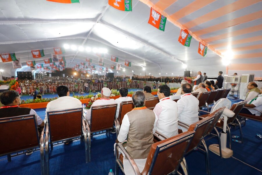 Photographs: BJP National President Shri Amit Shah addressing booth ...