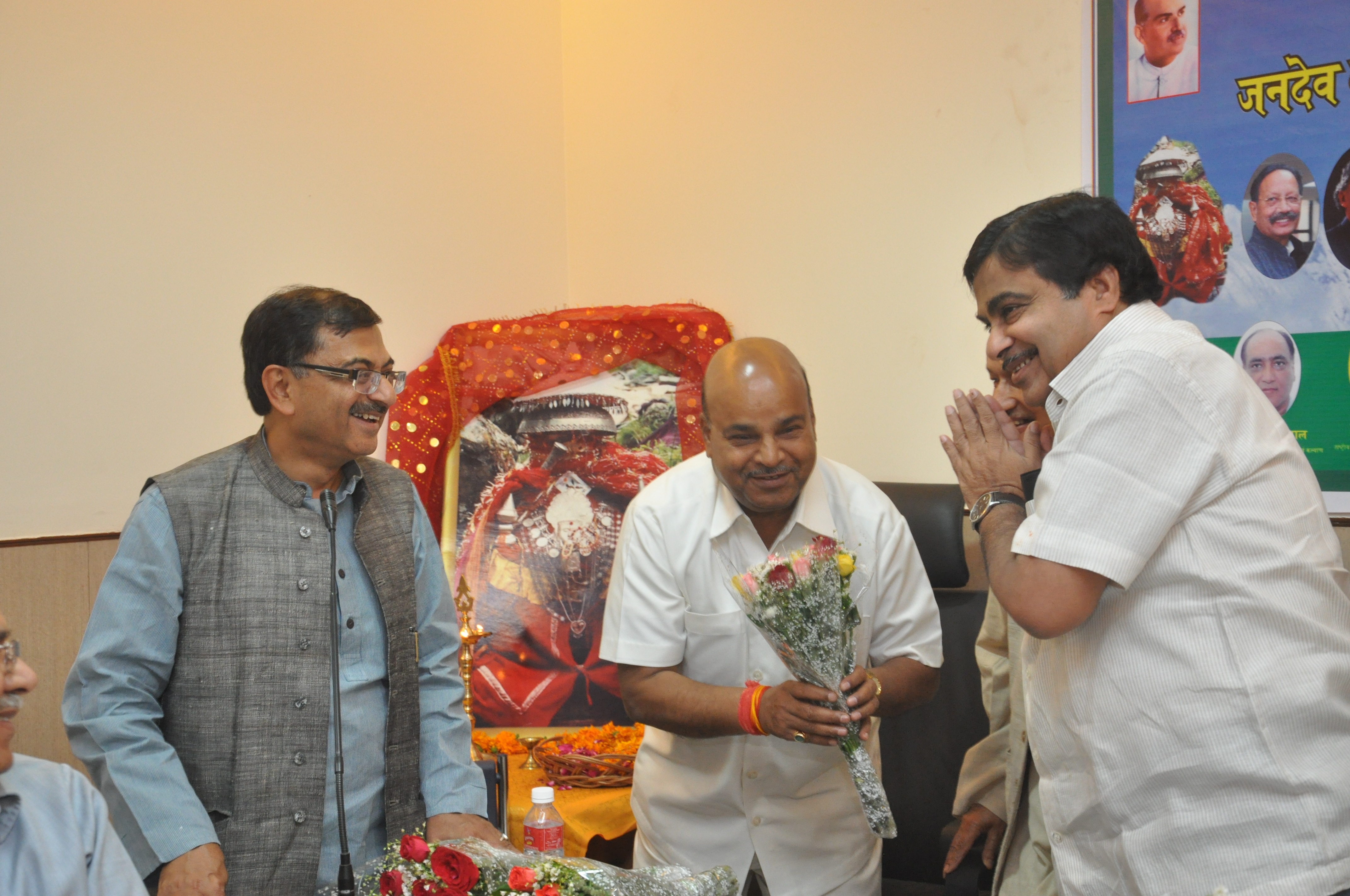 BJP National President, Shri Nitin Gadkari inaugurate Jan Dev Darshan Yatra at his residence 13, Teen Murty Lane, New Delhi in presence of leaders from Uttarakhand on April 09, 2012