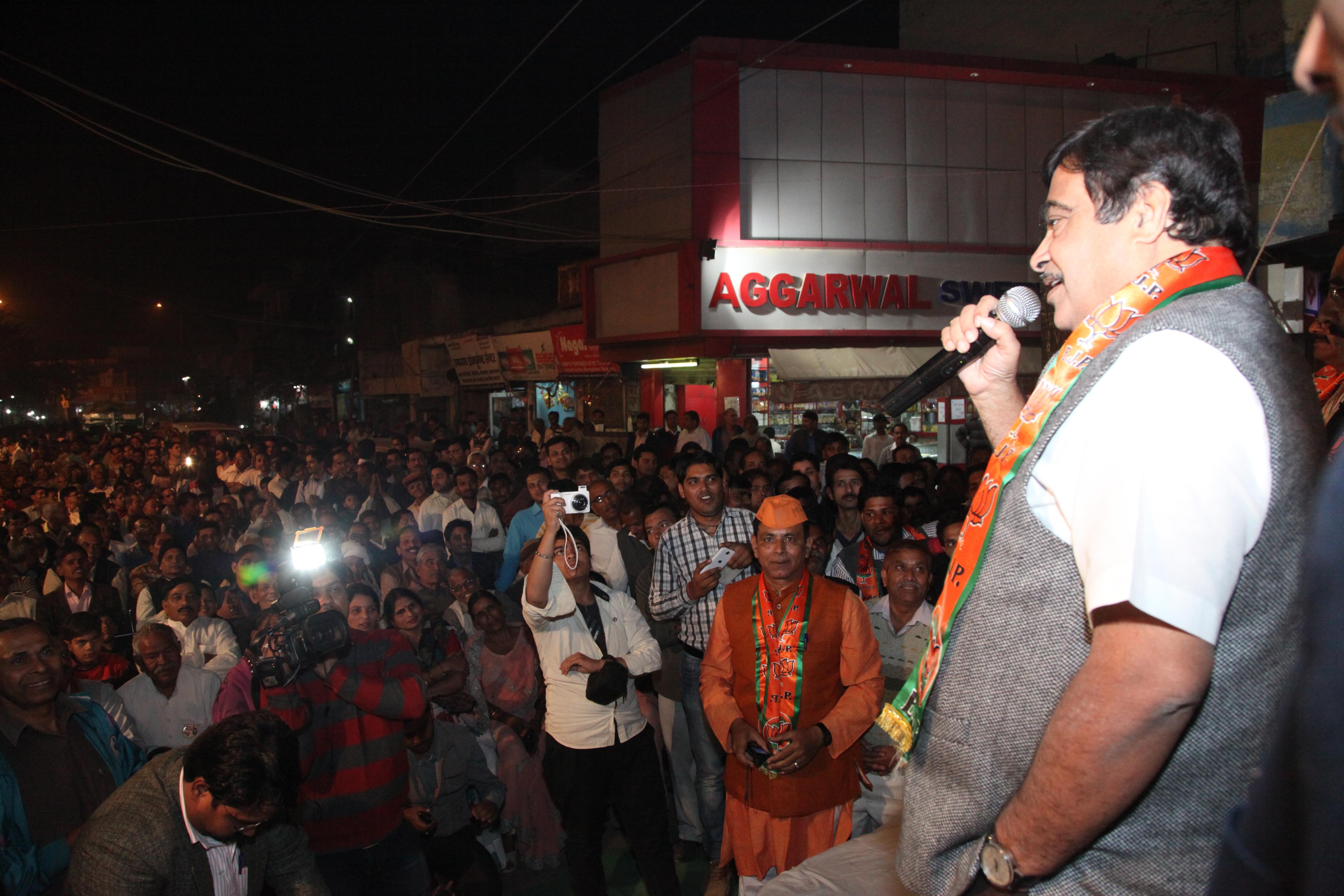 Shri Nitin Gadkari addressing public meetings during Delhi Assembly Election Campaign on November 27, 2013