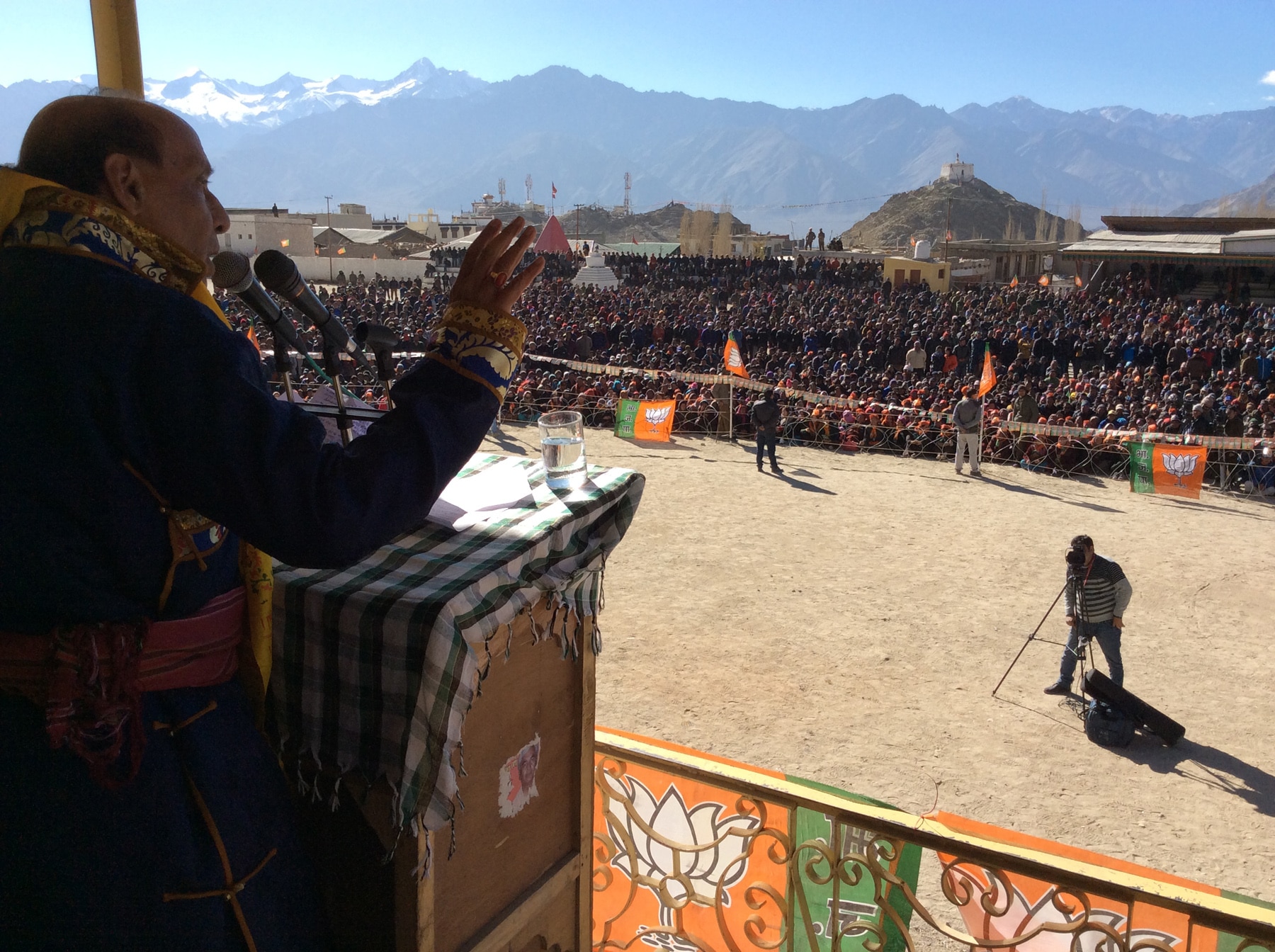 Union Home Minister, Shri Rajnath Singh addresing a public meeting at Leh on November 20, 2014